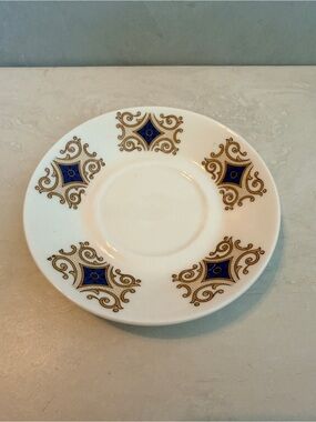 CROWN ROYAL ENGLAND FINE BONE CHINA SAUCER DIAMOND PATTERN